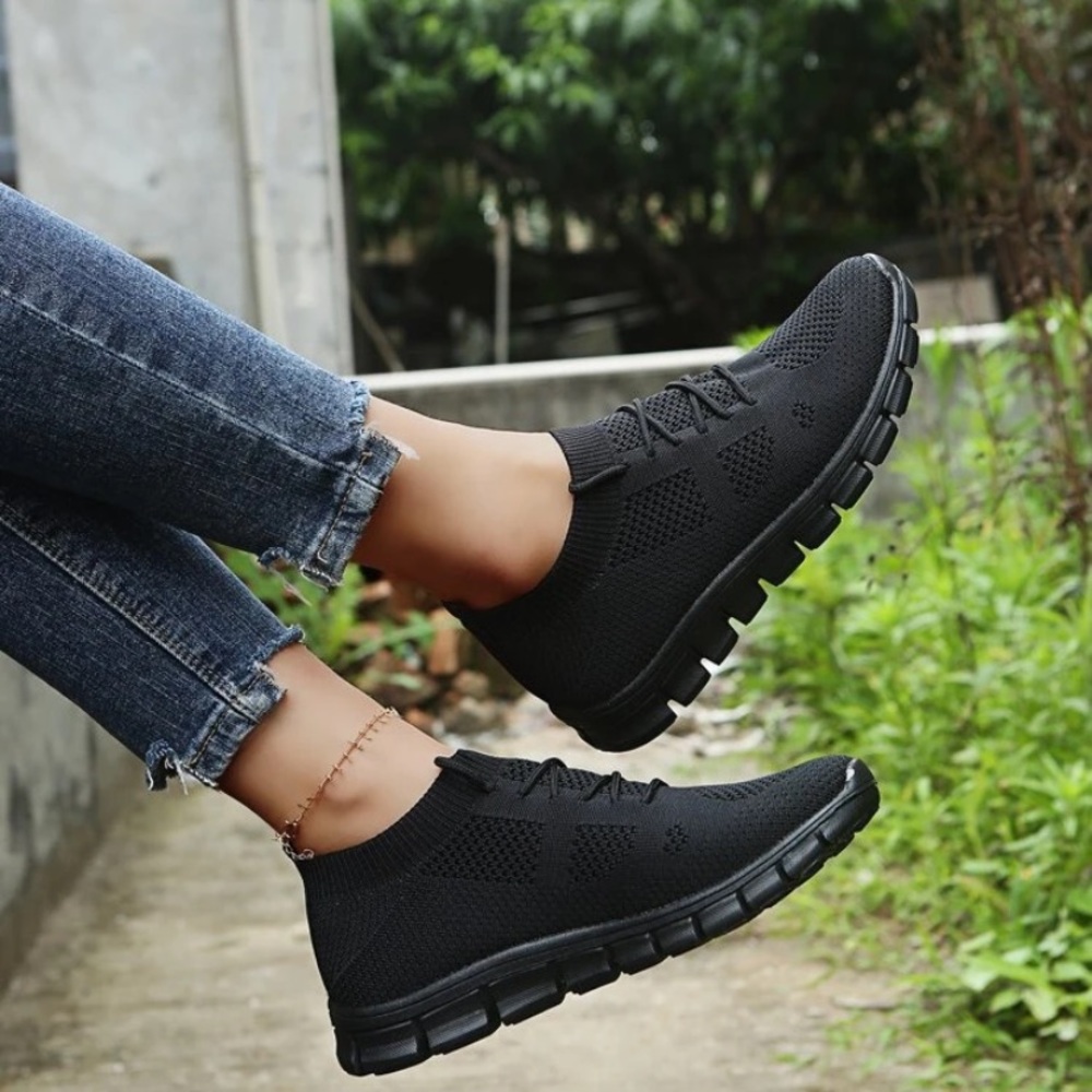 Women’s Running Sneakers, Size US9 (EUR40), Color Black, BRAND NEW